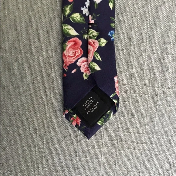 Express Silk Floral Tie - Picture 4 of 4